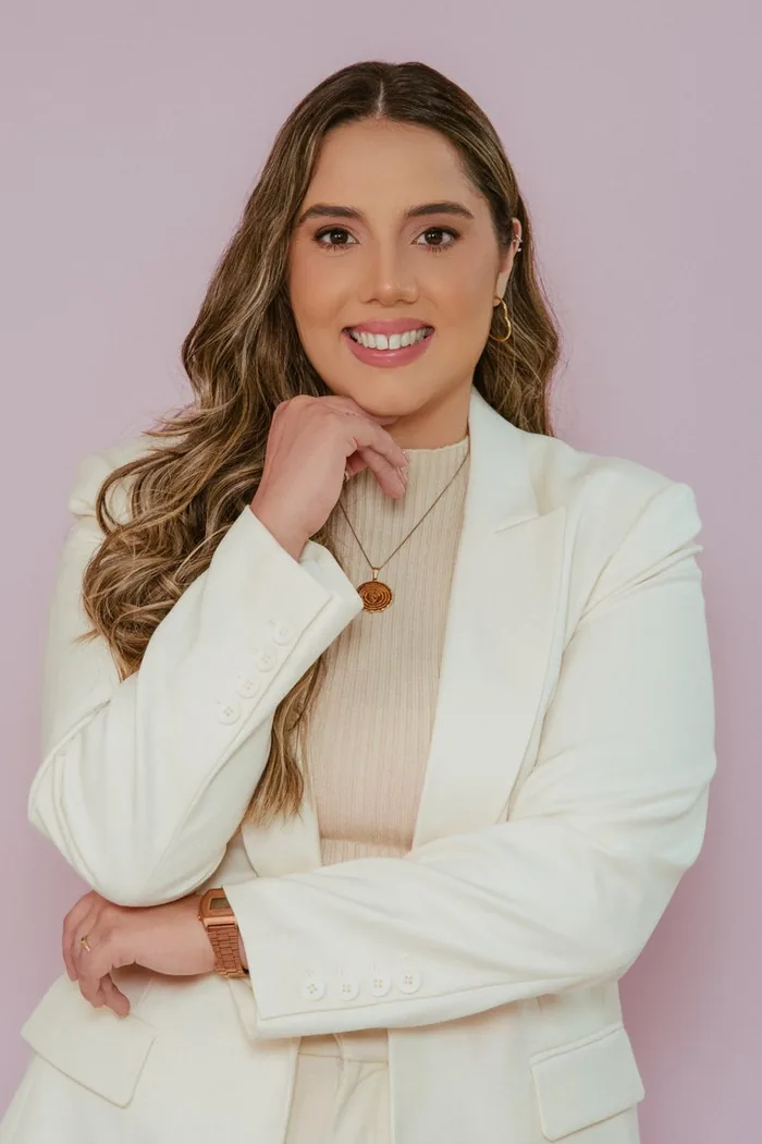 Dra. Júlia Visentainer
